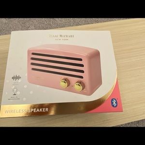 Isaac Mizrahi retro wireless speaker